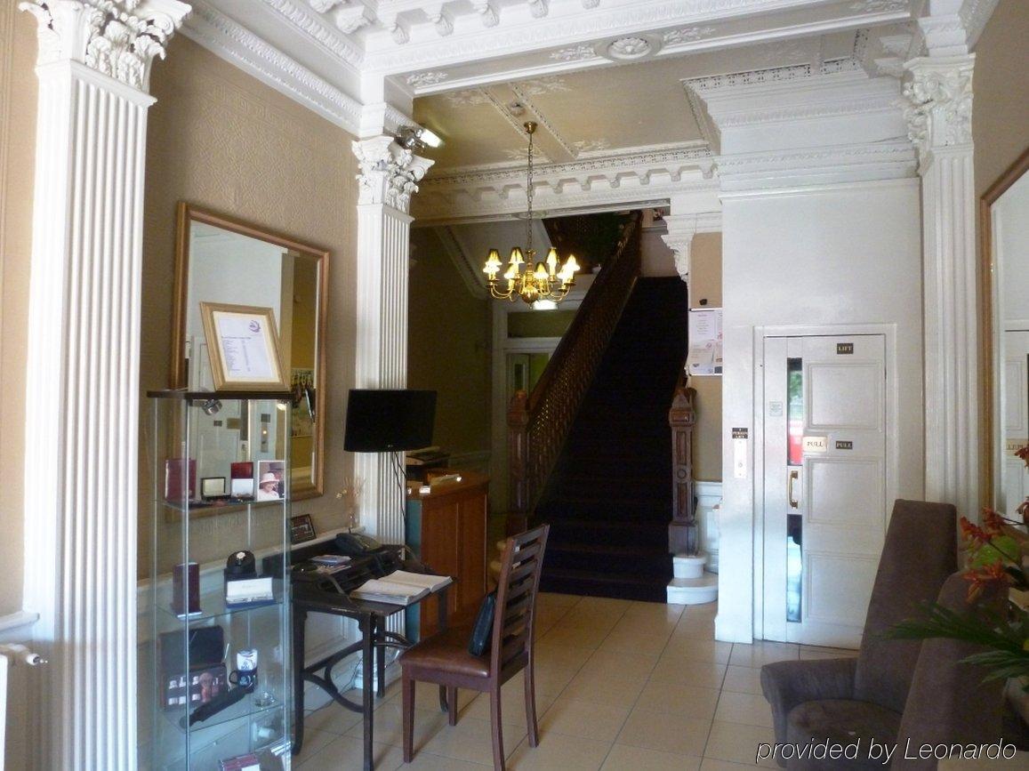 Royal Overseas League Hotel Единбург Интериор снимка